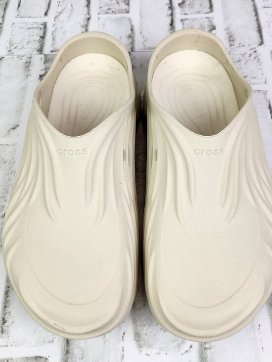 Crocs Echo Wave Clogs Men\'s Sz 11 Almond Tint Slip On Lightweight Slipper Shoes